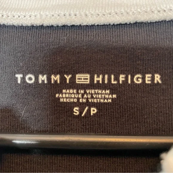 Tommy Hilfiger Women's Black T-Shirt size small - Picture 3 of 5